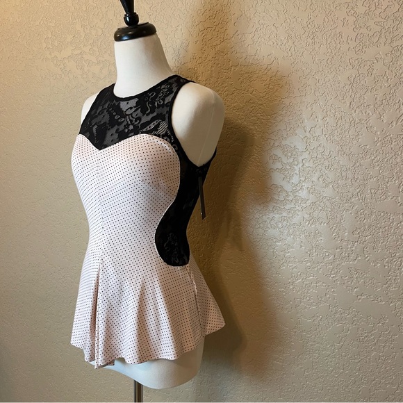 NWT Guess Mini Dot Peplum Feminine Lace Flirty Tank Top Size XS - Picture 3 of 16